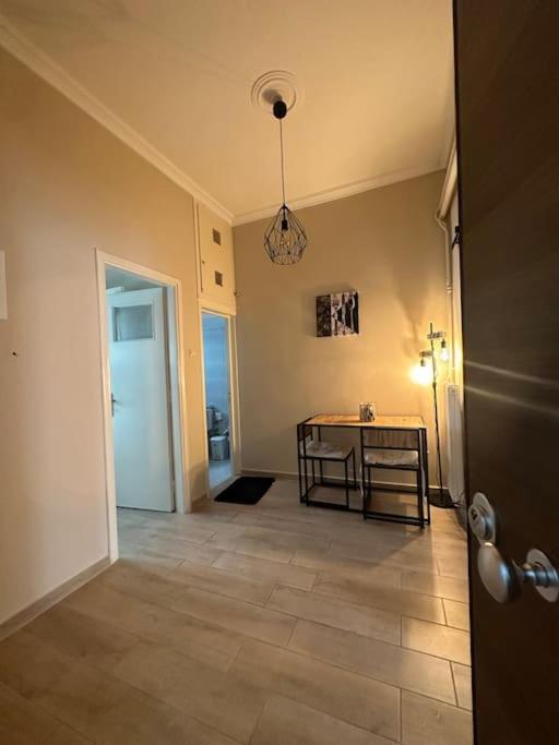 Ζεστή Φωλίτσα Στο Κέντρο. Apartment Athens Exterior photo